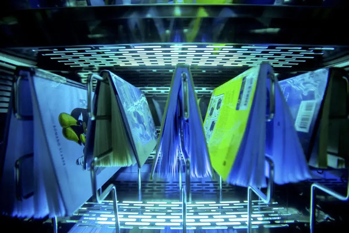 ILS Super Book Sanitizer cleans 20 books in 5 minutes 03